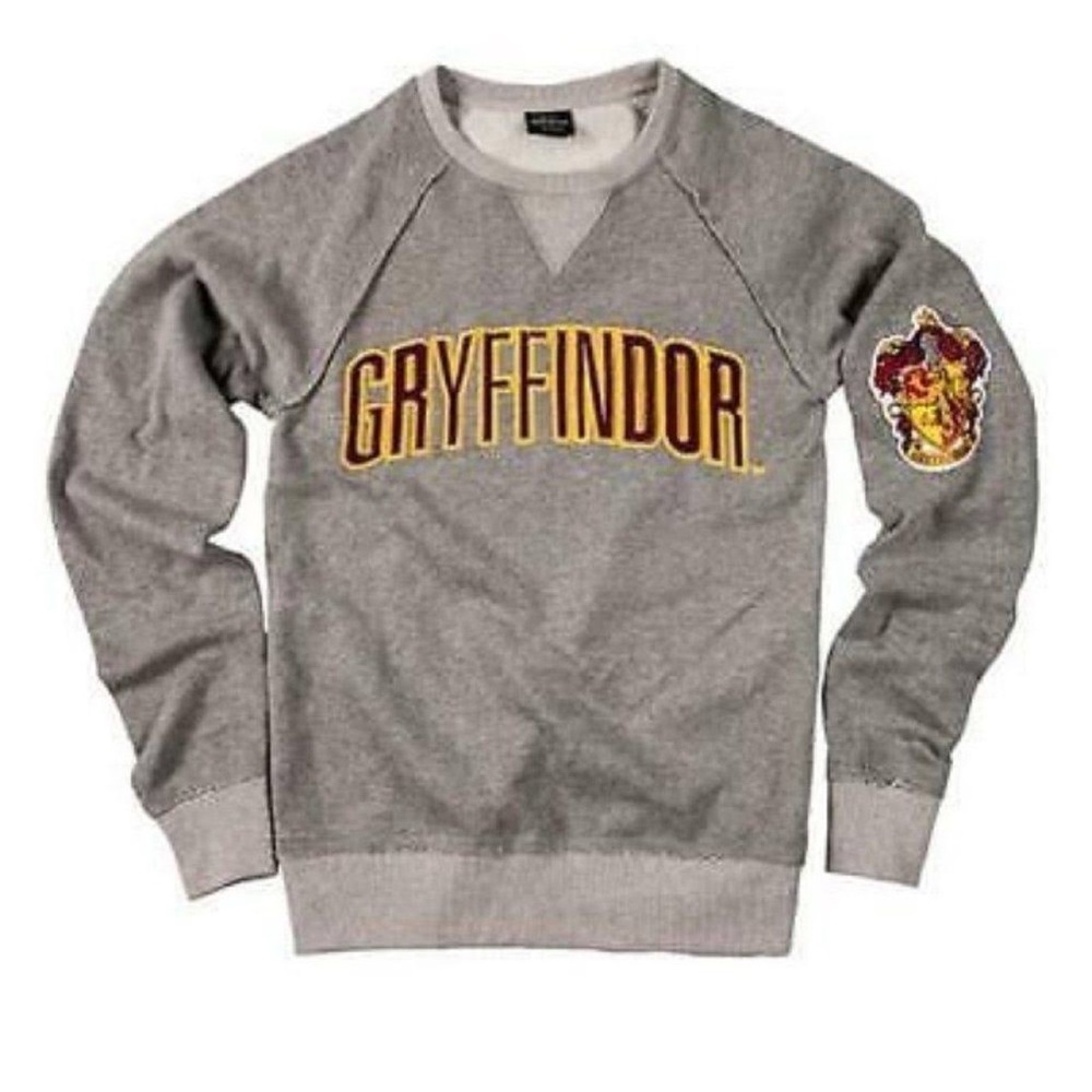 Harry Potter’s Universal Studios Gryffindor Pull Down Sweater Size M.